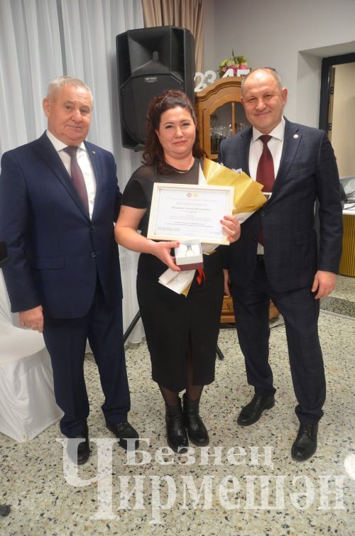 Чирмешәндәге авыл хуҗалыгы алдынгылары бәйрәмендә күпләрне бүләкләделәр (ФОТОРЕПОРТАЖ)