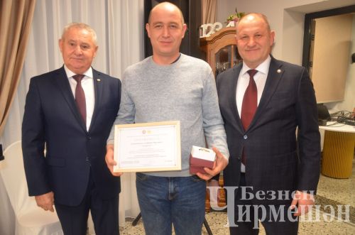 Чирмешәндәге авыл хуҗалыгы алдынгылары бәйрәмендә күпләрне бүләкләделәр (ФОТОРЕПОРТАЖ)