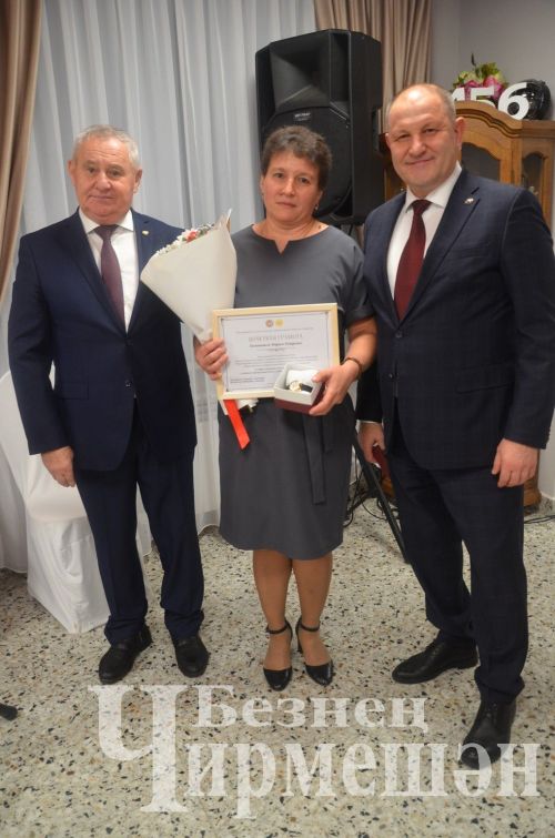 Чирмешәндәге авыл хуҗалыгы алдынгылары бәйрәмендә күпләрне бүләкләделәр (ФОТОРЕПОРТАЖ)