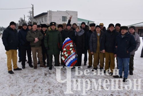 Чирмешән районы әфганчылары Мәңгелек ут түренә чәчәкләр куйды (ФОТОРЕПОРТАЖ)