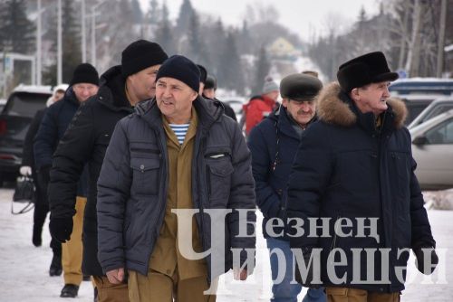 Чирмешән районы әфганчылары Мәңгелек ут түренә чәчәкләр куйды (ФОТОРЕПОРТАЖ)