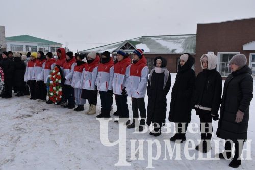 Чирмешән районы әфганчылары Мәңгелек ут түренә чәчәкләр куйды (ФОТОРЕПОРТАЖ)