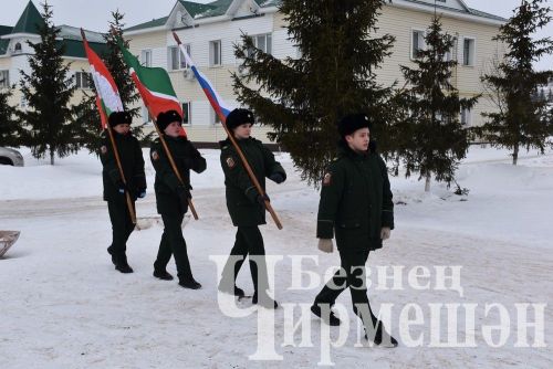 Чирмешән районы әфганчылары Мәңгелек ут түренә чәчәкләр куйды (ФОТОРЕПОРТАЖ)