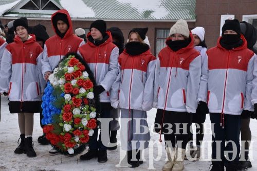 Чирмешән районы әфганчылары Мәңгелек ут түренә чәчәкләр куйды (ФОТОРЕПОРТАЖ)