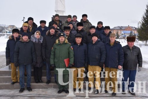 Чирмешән районы әфганчылары Мәңгелек ут түренә чәчәкләр куйды (ФОТОРЕПОРТАЖ)