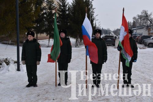 Чирмешән районы әфганчылары Мәңгелек ут түренә чәчәкләр куйды (ФОТОРЕПОРТАЖ)