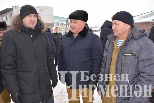 Чирмешән районы әфганчылары Мәңгелек ут түренә чәчәкләр куйды (ФОТОРЕПОРТАЖ)
