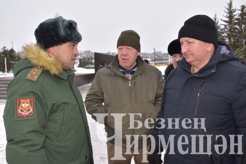 Чирмешән районы әфганчылары Мәңгелек ут түренә чәчәкләр куйды (ФОТОРЕПОРТАЖ)