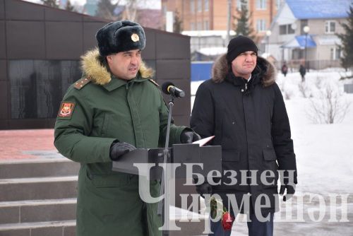 Чирмешән районы әфганчылары Мәңгелек ут түренә чәчәкләр куйды (ФОТОРЕПОРТАЖ)