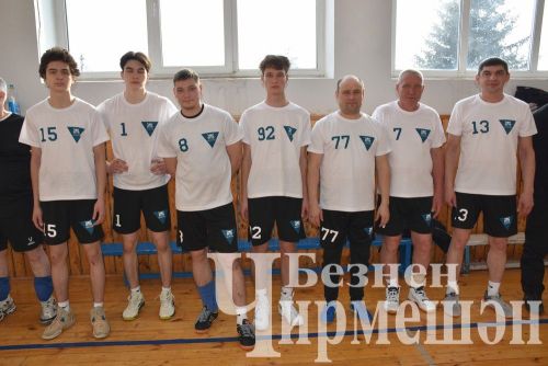 Чирмешән районында волейбол буенча ир-егетләр арасында җиңүче ачыкланды (ФОТОРЕПОРТАЖ)