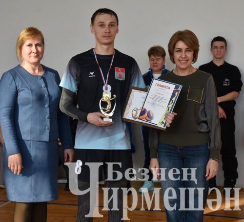 Чирмешән районында волейбол буенча ир-егетләр арасында җиңүче ачыкланды (ФОТОРЕПОРТАЖ)