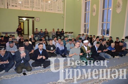 Район башлыгы Рамил Айбатов якташларын ифтарга дәште (ФОТОРЕПОРТАЖ)