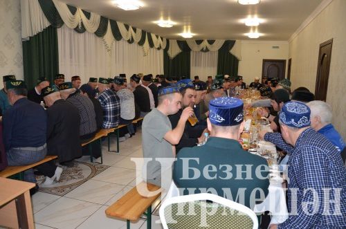 Район башлыгы Рамил Айбатов якташларын ифтарга дәште (ФОТОРЕПОРТАЖ)