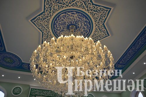 Район башлыгы Рамил Айбатов якташларын ифтарга дәште (ФОТОРЕПОРТАЖ)