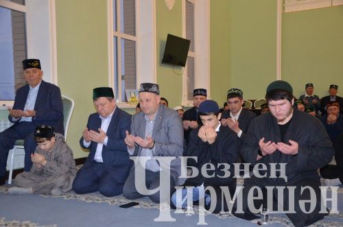 Район башлыгы Рамил Айбатов якташларын ифтарга дәште (ФОТОРЕПОРТАЖ)