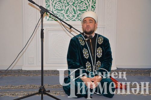 Район башлыгы Рамил Айбатов якташларын ифтарга дәште (ФОТОРЕПОРТАЖ)