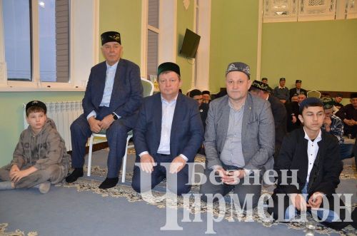 Район башлыгы Рамил Айбатов якташларын ифтарга дәште (ФОТОРЕПОРТАЖ)