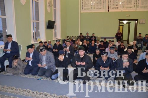 Район башлыгы Рамил Айбатов якташларын ифтарга дәште (ФОТОРЕПОРТАЖ)