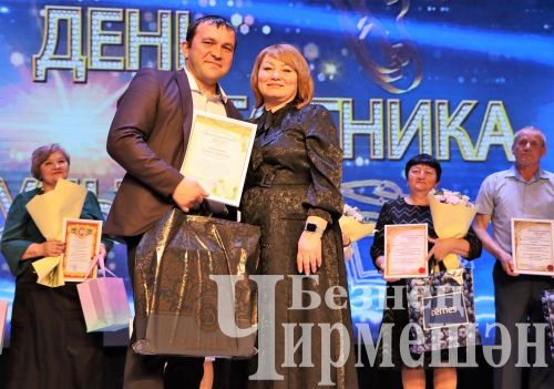 Чирмешәннең мәдәният хезмәткәрләре үзләренең һөнәри бәйрәмен үткәрделәр (ФОТОРЕПОРТАЖ)