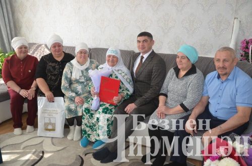 Иске Кадидан Минхаҗия әбигә 90 яшь тулды (ФОТОРЕПОРТАЖ)