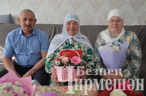 Иске Кадидан Минхаҗия әбигә 90 яшь тулды (ФОТОРЕПОРТАЖ)
