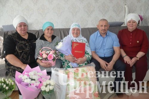 Иске Кадидан Минхаҗия әбигә 90 яшь тулды (ФОТОРЕПОРТАЖ)