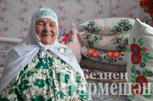 Иске Кадидан Минхаҗия әбигә 90 яшь тулды (ФОТОРЕПОРТАЖ)