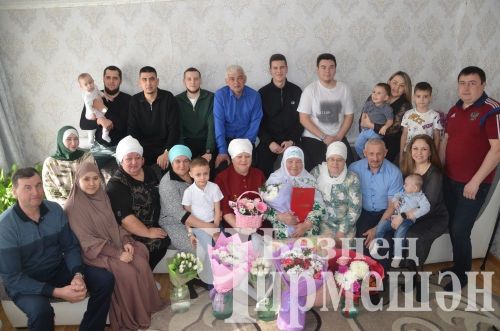 Иске Кадидан Минхаҗия әбигә 90 яшь тулды (ФОТОРЕПОРТАЖ)
