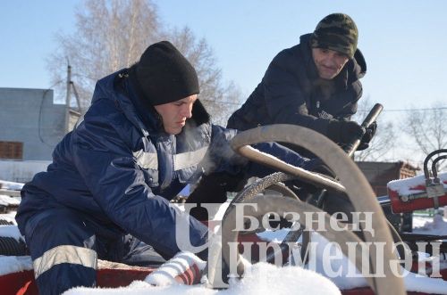 "БИО-АГРО" җәмгыяте механизаторлары язгы кыр эшләренә әзерләнә (ФОТОРЕПОРТАЖ)