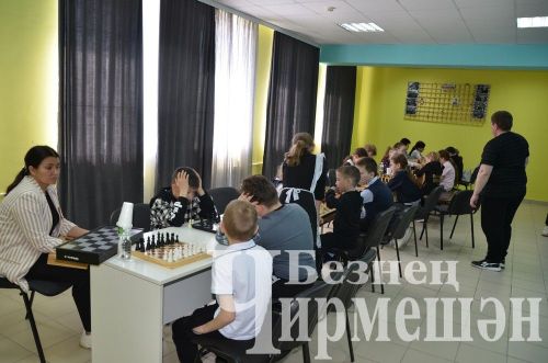 Чирмешәндә Евгений Зорин истәлегенә турнирда 140лап шахматчы катнашты (ФОТОРЕПОРТАЖ)