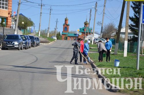Чирмешәнлеләр бүгенге эш көнен өмәләрдән башлады  (ФОТОРЕПОРТАЖ)