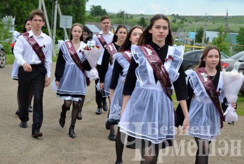 Бәркәтә мәктәбендә "Соңгы кыңгырау" мизгелләре (ФОТОРЕПОРТАЖ)