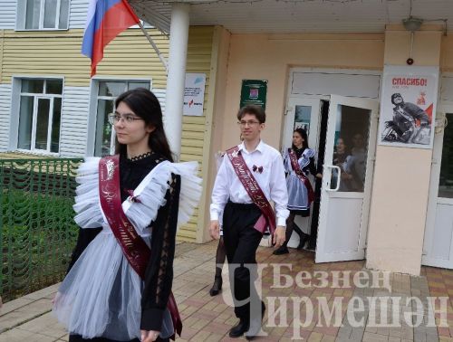 Бәркәтә мәктәбендә "Соңгы кыңгырау" мизгелләре (ФОТОРЕПОРТАЖ)