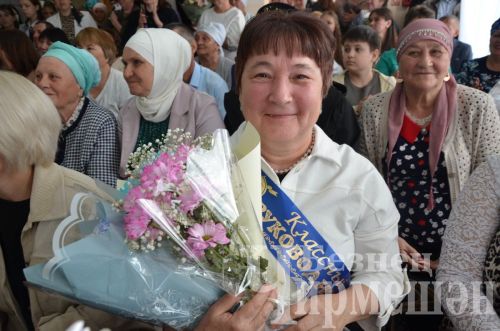 Бәркәтә мәктәбендә "Соңгы кыңгырау" мизгелләре (ФОТОРЕПОРТАЖ)