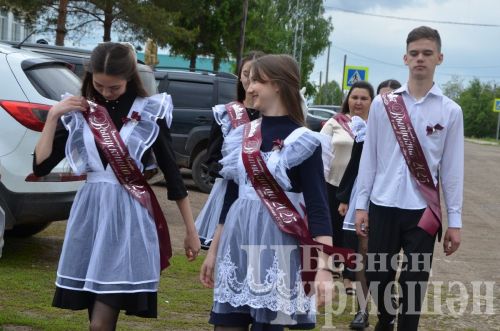 Бәркәтә мәктәбендә "Соңгы кыңгырау" мизгелләре (ФОТОРЕПОРТАЖ)