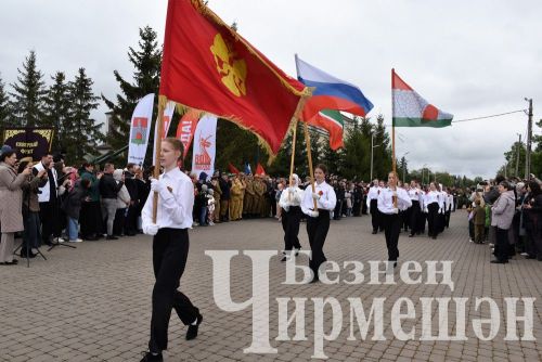 Чирмешәндә Җиңү көненә багышланган парад (ФОТОРЕПОРТАЖ)