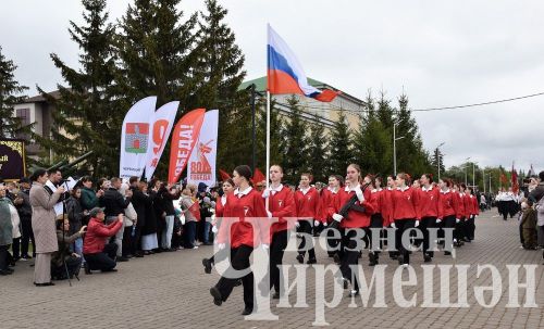 Чирмешәндә Җиңү көненә багышланган парад (ФОТОРЕПОРТАЖ)
