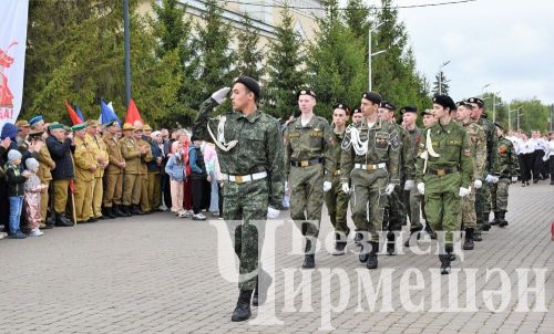 Чирмешәндә Җиңү көненә багышланган парад (ФОТОРЕПОРТАЖ)