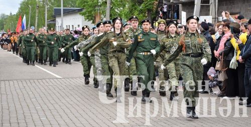 Чирмешәндә Җиңү көненә багышланган парад (ФОТОРЕПОРТАЖ)