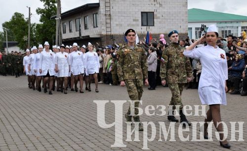 Чирмешәндә Җиңү көненә багышланган парад (ФОТОРЕПОРТАЖ)