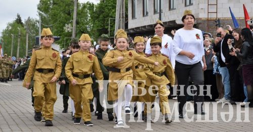 Чирмешәндә Җиңү көненә багышланган парад (ФОТОРЕПОРТАЖ)