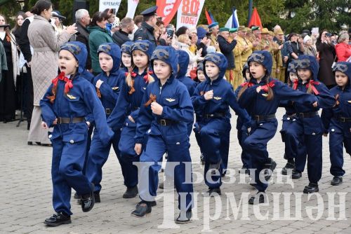 Чирмешәндә Җиңү көненә багышланган парад (ФОТОРЕПОРТАЖ)