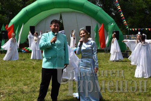Бәркәтәдә Авыл көнендә ир-егетләр дә чиләк-көянтә белән йөгерделәр (ФОТОРЕПОРТАЖ)