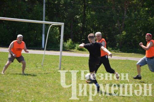 Чирмешән эшмәкәрләре футболдан соң сарык шулпасы белән сыйландылар (ФОТОРЕПОРТАЖ)