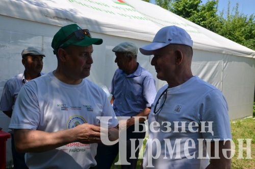 Чирмешән эшмәкәрләре футболдан соң сарык шулпасы белән сыйландылар (ФОТОРЕПОРТАЖ)