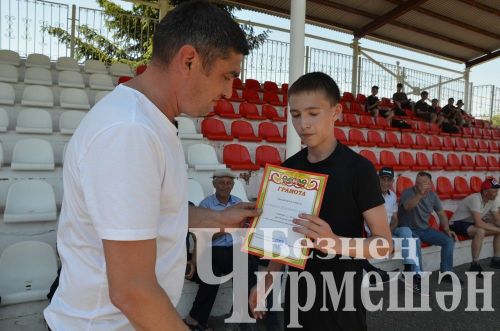 Чирмешән эшмәкәрләре футболдан соң сарык шулпасы белән сыйландылар (ФОТОРЕПОРТАЖ)