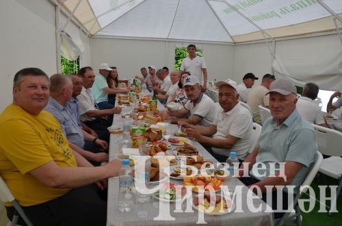 Чирмешән эшмәкәрләре футболдан соң сарык шулпасы белән сыйландылар (ФОТОРЕПОРТАЖ)