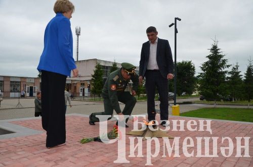 В Черемшанском районе почтили память героев и зажгли свечи у Вечного огня (ФОТОРЕПОРТАЖ)