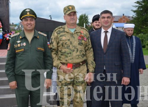 Чирмешәндә хәрби хәрәкәтләр ветераннары көненә багышланган митинг үтте (ФОТОРЕПОРТАЖ)