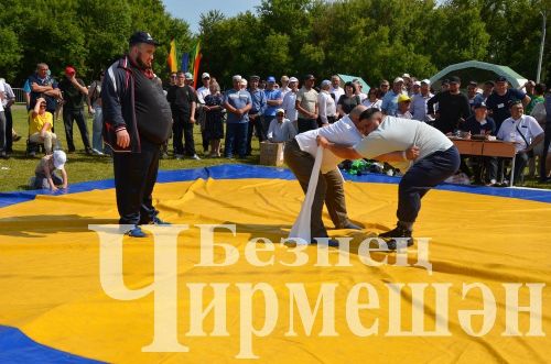 Чирмешән Сабан туе: баш батыр Марат Каримовны питбайк белән бүләкләделәр (ФОТОРЕПОРТАЖ)